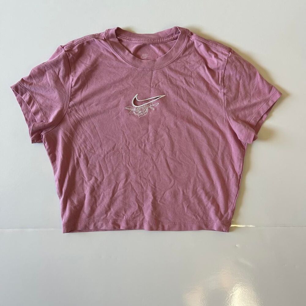 Nike Women's Pink and White Crop-top